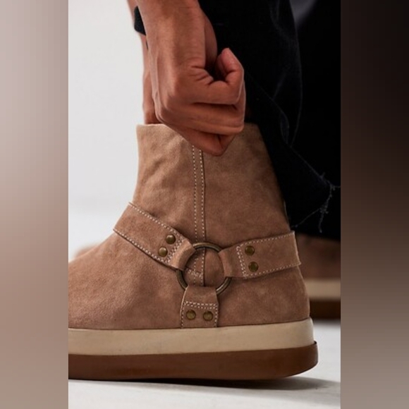 NIB Free People Bodhi Harness Boots in Taupe - Picture 3 of 5